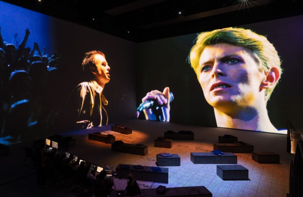 Промо-фото выставки «David Bowie: You’re Not Alone» / Источник: Lightroom