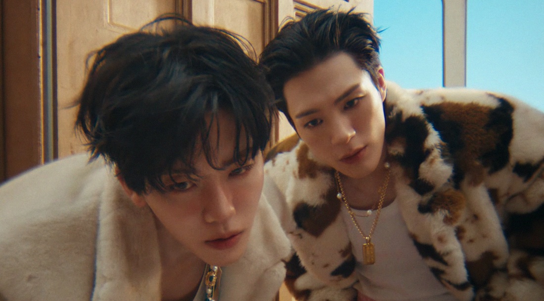 Кадр из клипа «Both Sides»