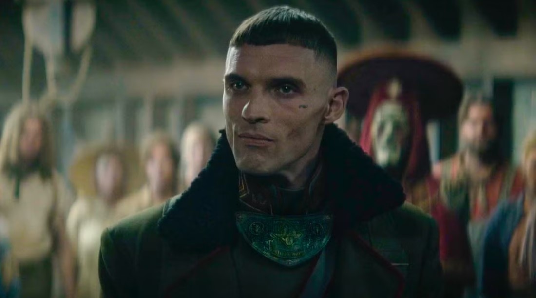 Эд Скрейн, кадр из фильма «Мятежная Луна, часть 1: Дитя огня» (2023)