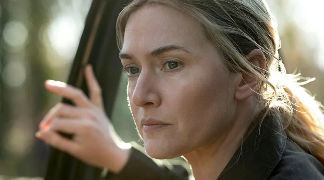 Кейт Уинслет, кадр из сериала «Мейр из Исттауна» (2021)