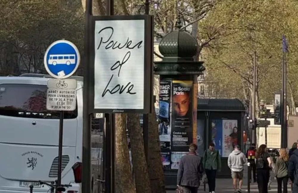 Анонс концертов Селин Дион («Power of Love» – один из хитов певицы) / Фото: фан-аккаунт NewsCelineDion