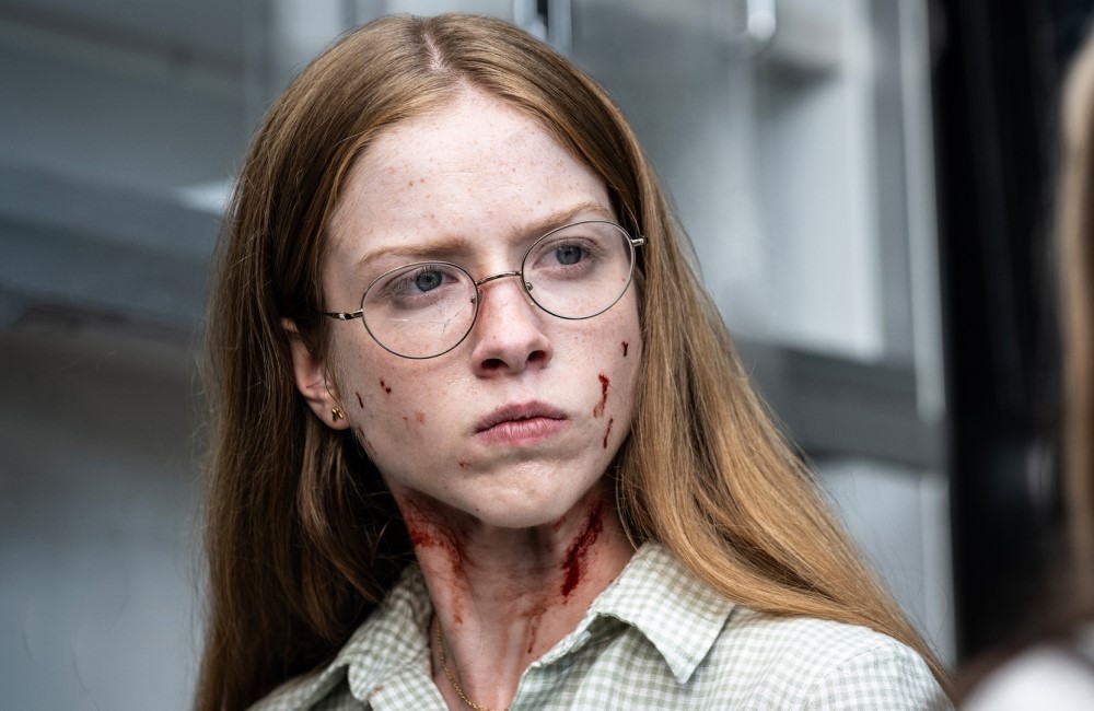 Кадр из 4 сезона сериала «Извне» (2026)