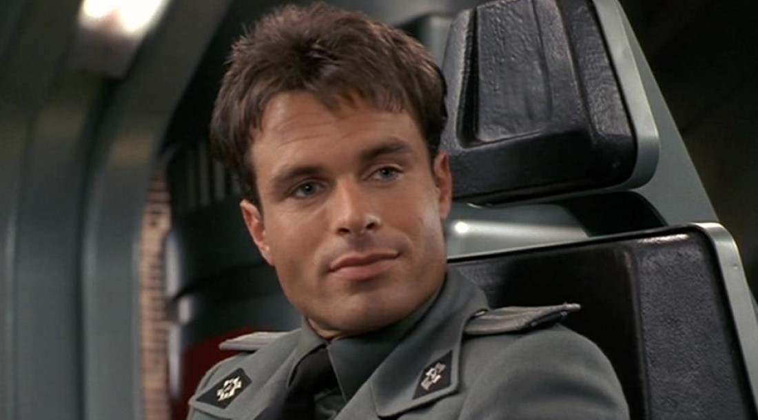 Патрик Малдун, кадр из фильма «Звездный десант» (1997)