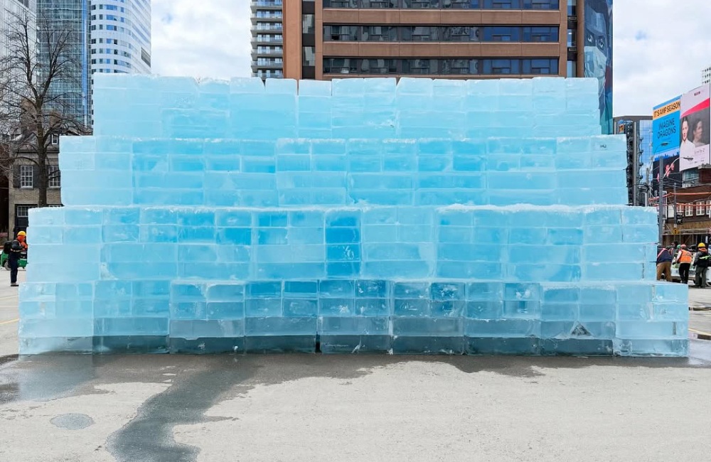 Ледяная инсталляция Дрейка / Фото: соцсети Дрейка