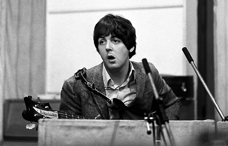 Пол Маккартни в студии, 1966 год