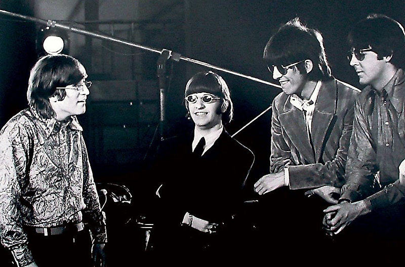 The Beatles в студии, 1966 год.