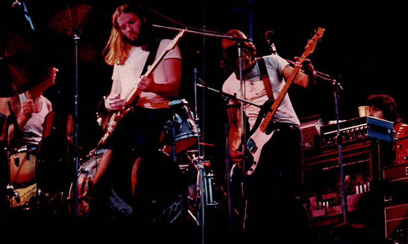 Концертный постер Pink Floyd 1977 года.