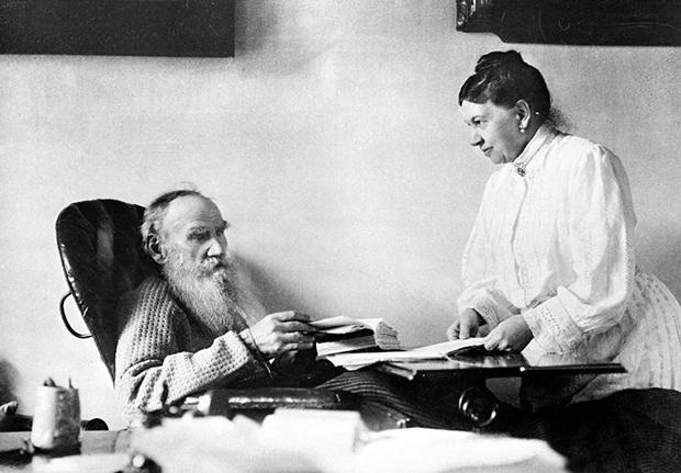 Лев Толстой и Софья Андреевна в Ясной поляне