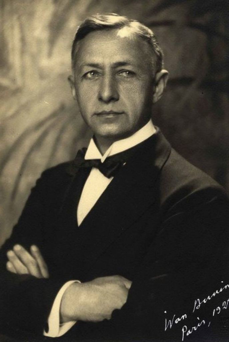 Иван Бунин в 1928 году, Париж