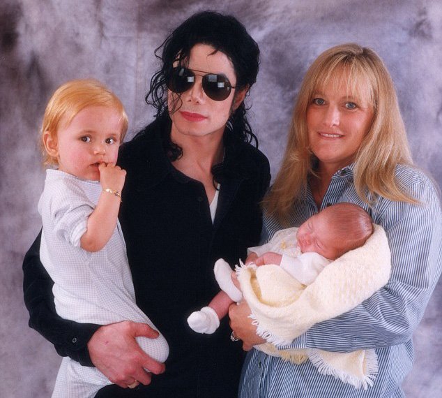 Майкл Джексон и Дебби Роу с детьми