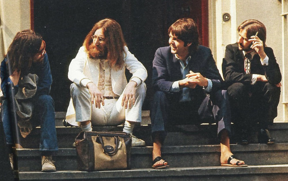 Джордж Харрисон, Джон Леннон, Пол Маккартни и Ринго Старр во время фотосессии для той самой обложки альбома «Abbey Road»