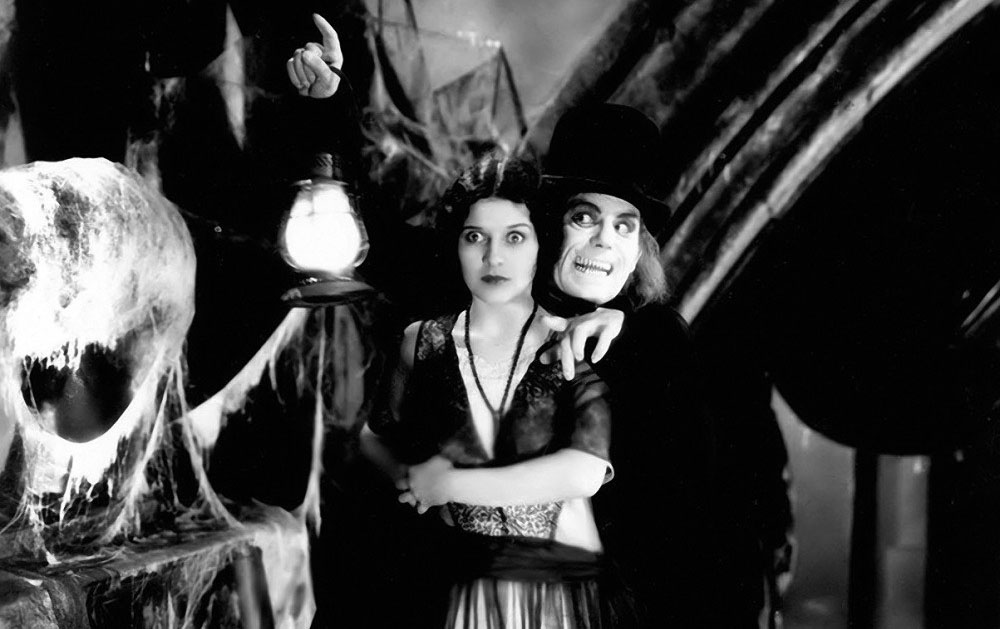 Кадр из фильма «Лондон после полуночи» (1927)