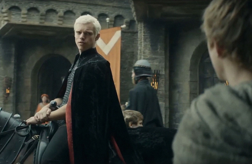 Финн Беннетт в роли Эйриона Таргариена, кадр из трейлера 1 сезона сериала «Рыцарь Семи королевств» (2026)/ HBO