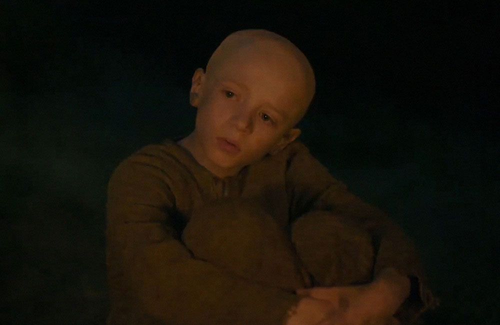 Декстер Сол Анселл в роли Эгга, кадр из трейлера 1 сезона сериала «Рыцарь Семи королевств» (2026)/ HBO