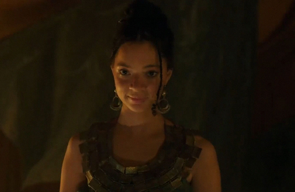 Тэнзин Кроуфорд в роли Тансель Длинной, кадр из трейлера 1 сезона сериала «Рыцарь Семи королевств» (2026)/ HBO