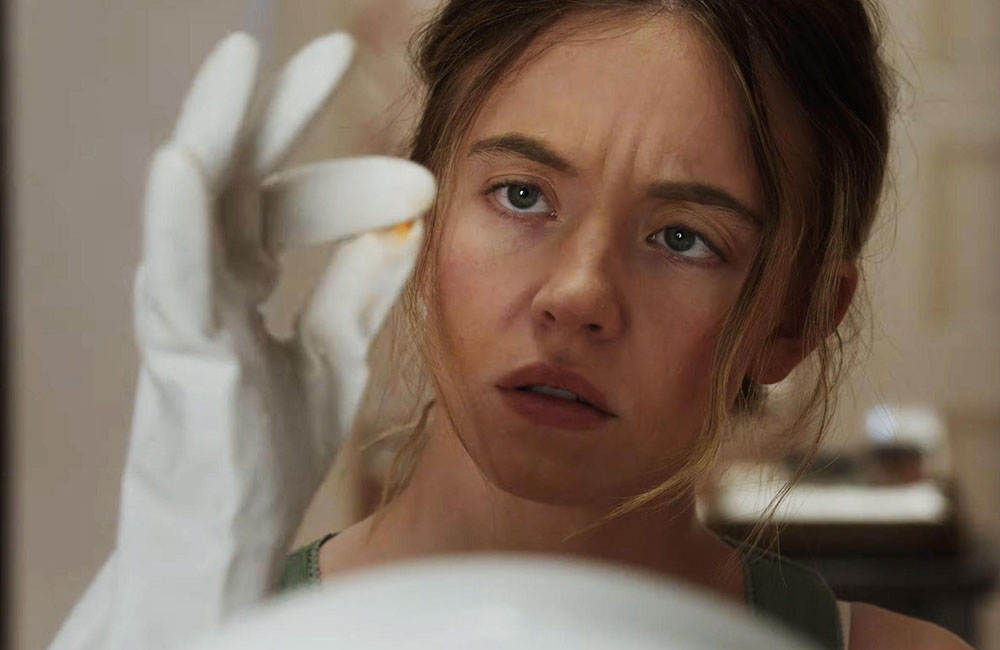 Кадр из фильма «Горничная» (2025)