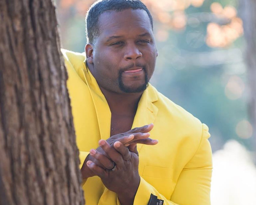 Мем «Парень в желтом пиджаке потирает руки»