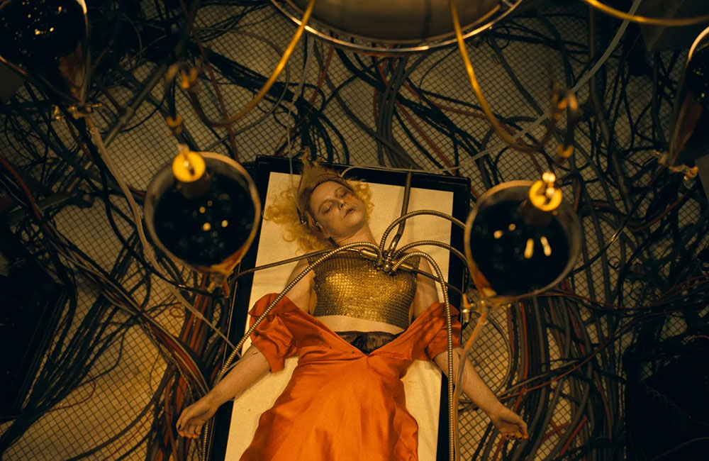 Кадр из фильма «Невеста!» (2026)/ Warner Bros. Pictures