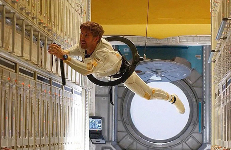 Райан Гослинг на съемках фильма «Проект "Конец света"» (2026)/ Фото: Amazon MGM Studios