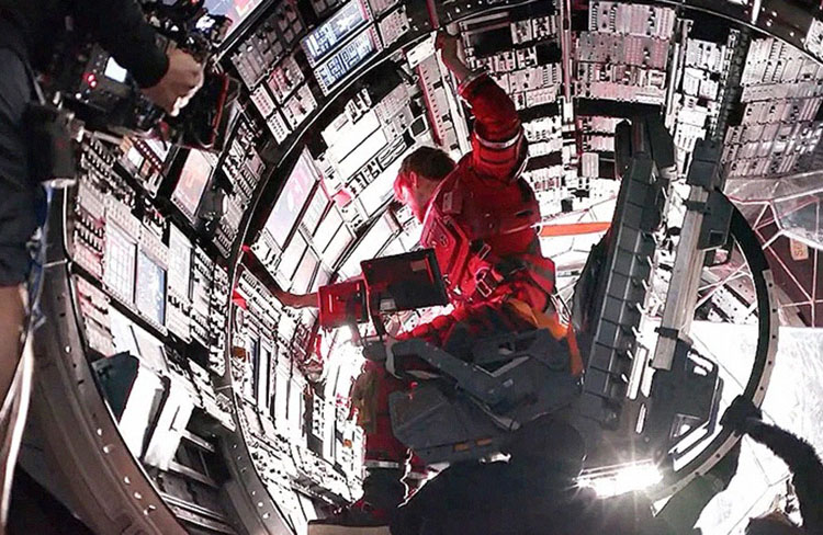 Райан Гослинг на съемках фильма «Проект "Конец света"» (2026)/ Фото: Amazon MGM Studios