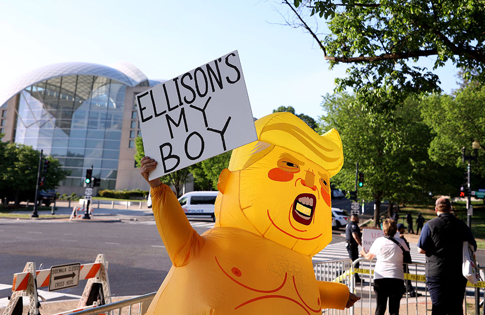 Протест Stop Paramount's Corruption в Вашингтоне, апрель 2026 года/ Фото: Gent Shkullaku/ ZUMA Press Wire/ ТАСС